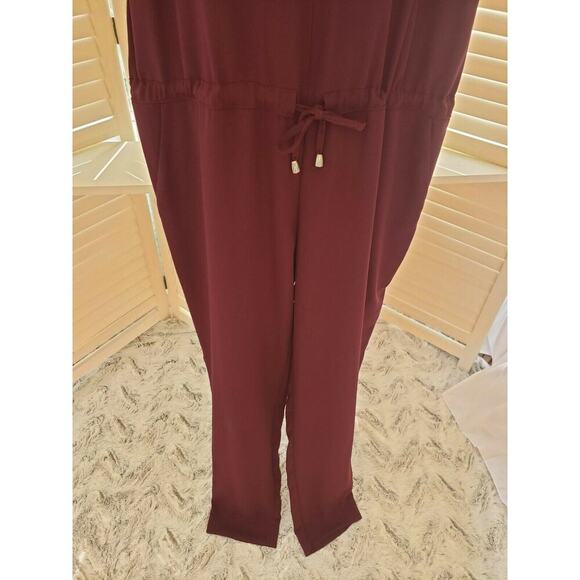 BISCOTE BURGANDY TIE FRONT JUMPER SIZE MED - Picture 7 of 7